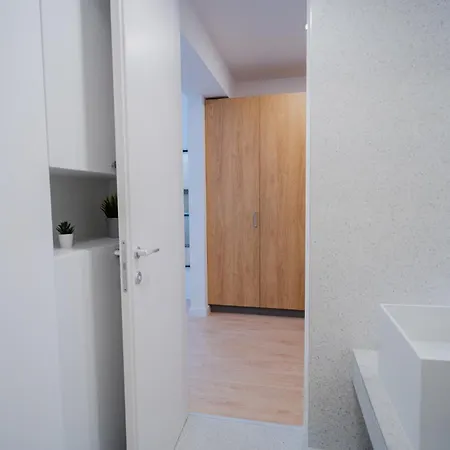 Apartment Boulevard Iuliu Maniu Hideaway: Politehnica Studio Bucharest